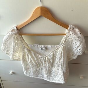 NWT HOLLISTER WHITE EYELET CROP TOP WITH PUFF SLEEVES